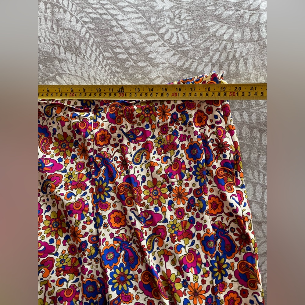 Insanely Cool 70s Vibe Floral Multicolor Suit - Picture 12 of 15